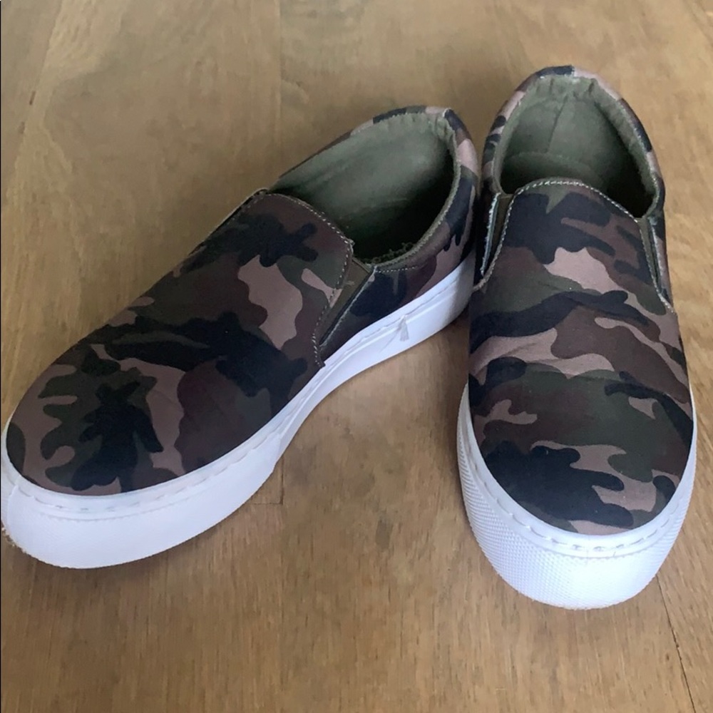 Camo Slip on sneakers 7